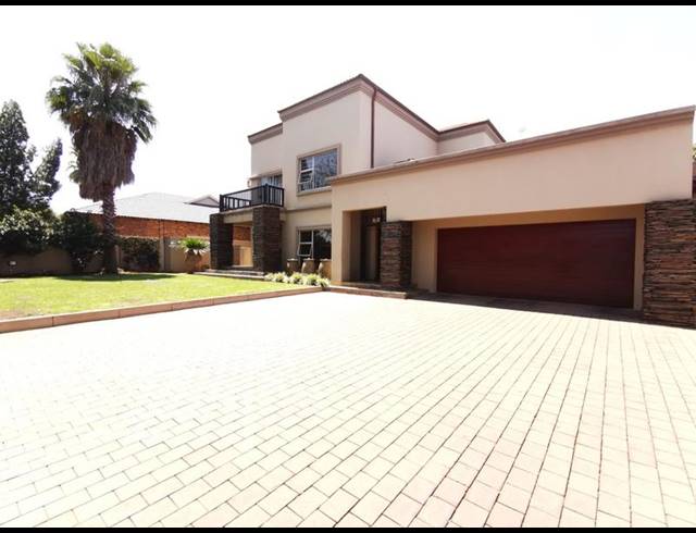5 BEDROOM HOUSE FOR SALE IN MEYERTON EXT 6